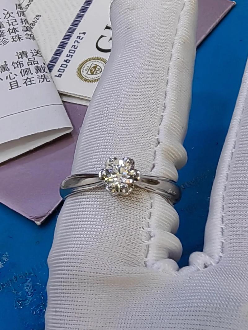 铂金钻戒
